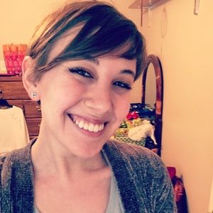 Meet your Posher, Alicia